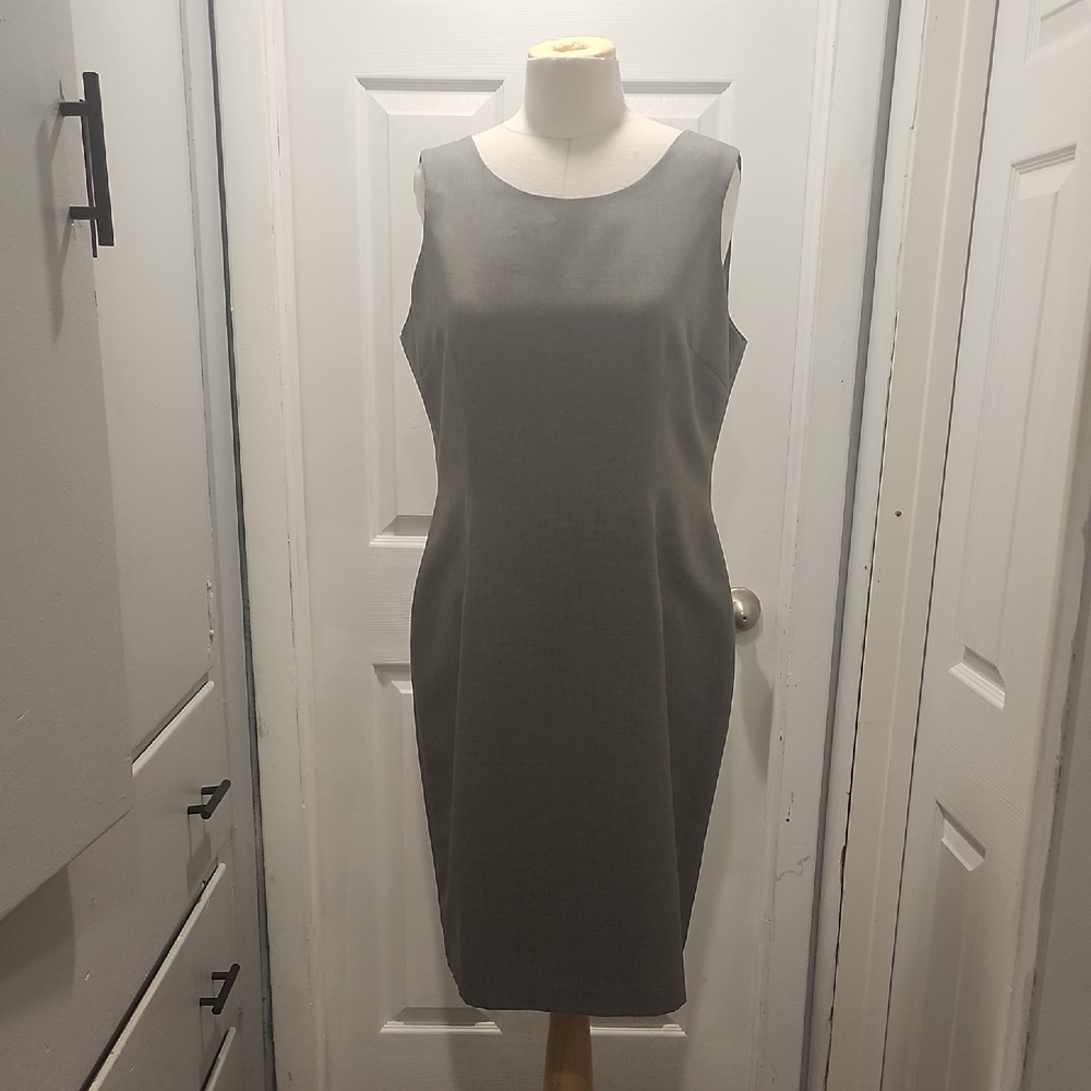 Elegant Gray Sleeveless Dress